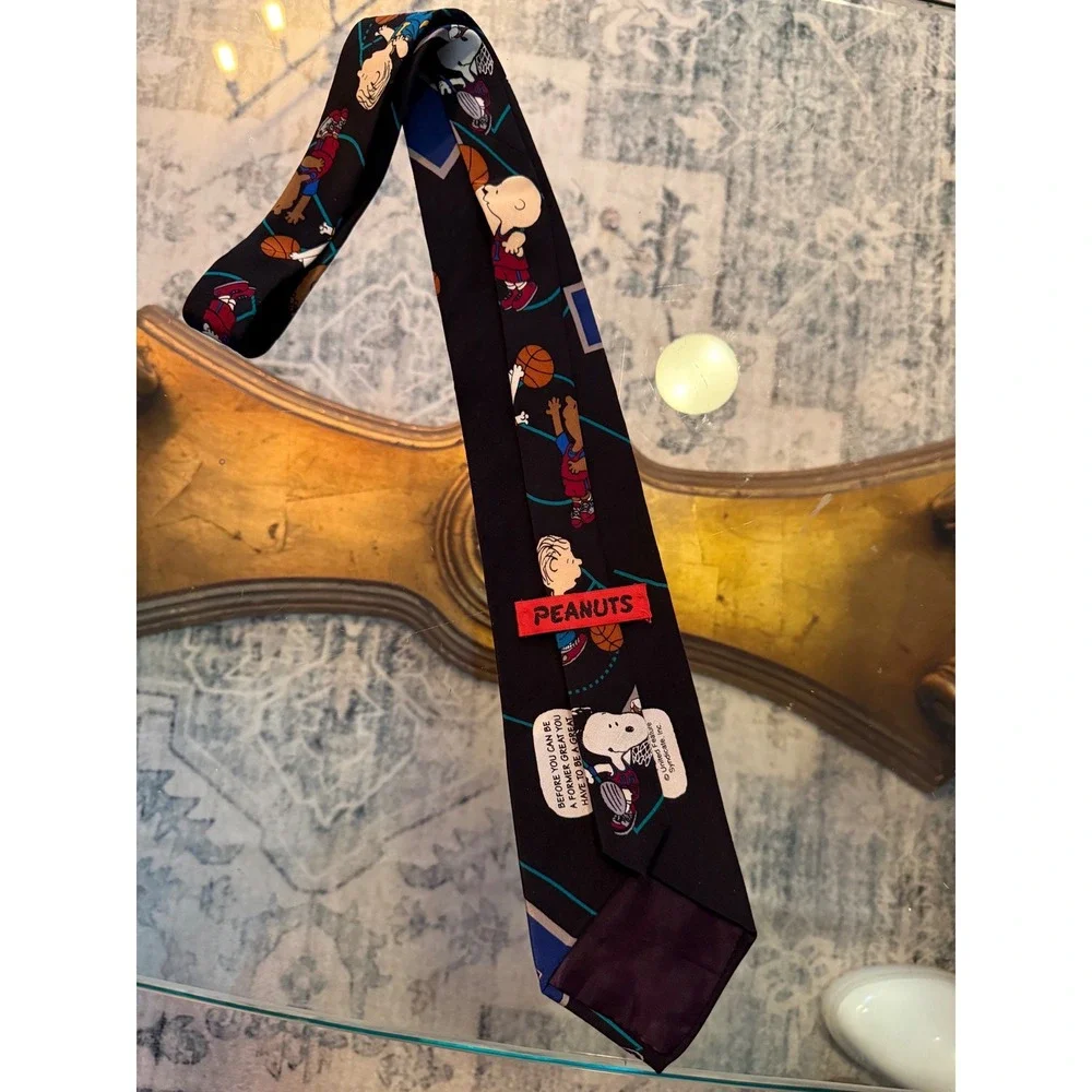 Vintage Peanuts Snoopy Basketball Necktie Black Silk Novelty Tie Charlie Brown